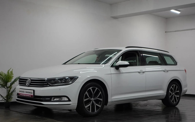 Volkswagen Passat cena 55900 przebieg: 158759, rok produkcji 2015 z Golina małe 781